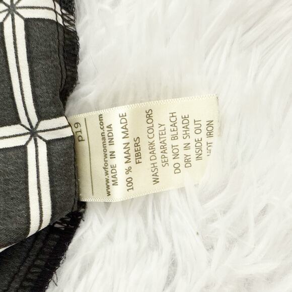 W FOR WOMEN | Black White Shift Dress Straight Cut Sleeveless Skyline | Size 8 - Picture 8 of 8